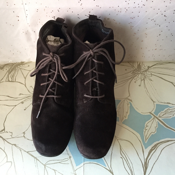 Clarks | Shoes | Clarks Artisan Leyden Brown Suede Lace Up  Clarks Artisan Leyden Brown Suede Lace up Boots 9
